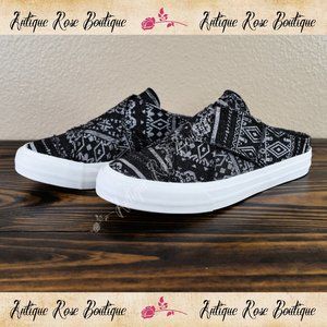 🌹 Very G Yazmin Black Slip On With Velcro Closure